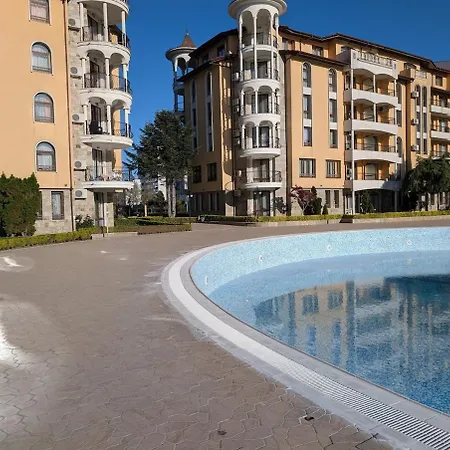 Apartment Royal Sun, Private Luxury 56 M, Pools, Mountain View