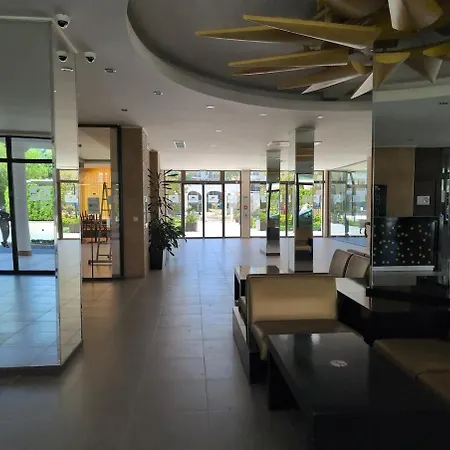 Royal Sun, Private Luxury 56 M, Pools, Mountain View Apartmán *