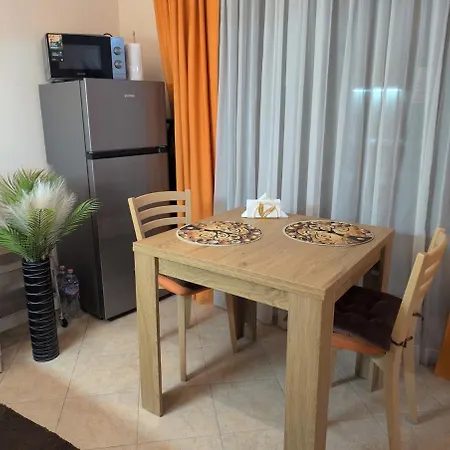 Royal Sun, Private Luxury 56 M, Pools, Mountain View Apartmán *